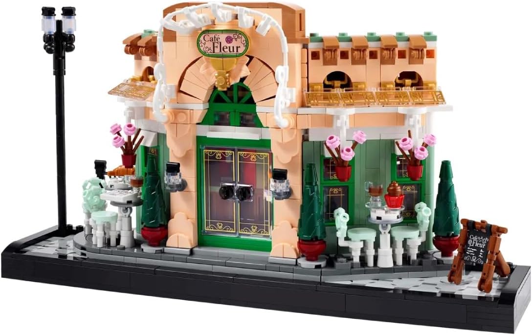 LEGO Fransız Kafe 10362 - Yetişkin Kadın ve Erkekler için Süslü Koltuklar ve Asılı Saksılar İçeren Koleksiyonluk Dekoratif Model Yapım Seti, Ev veya Ofis Dekoru Kendin Yap Hediye Fikri (1101 Parça)