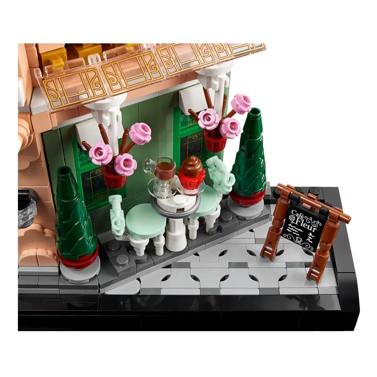 LEGO Fransız Kafe 10362 - Yetişkin Kadın ve Erkekler için Süslü Koltuklar ve Asılı Saksılar İçeren Koleksiyonluk Dekoratif Model Yapım Seti, Ev veya Ofis Dekoru Kendin Yap Hediye Fikri (1101 Parça)