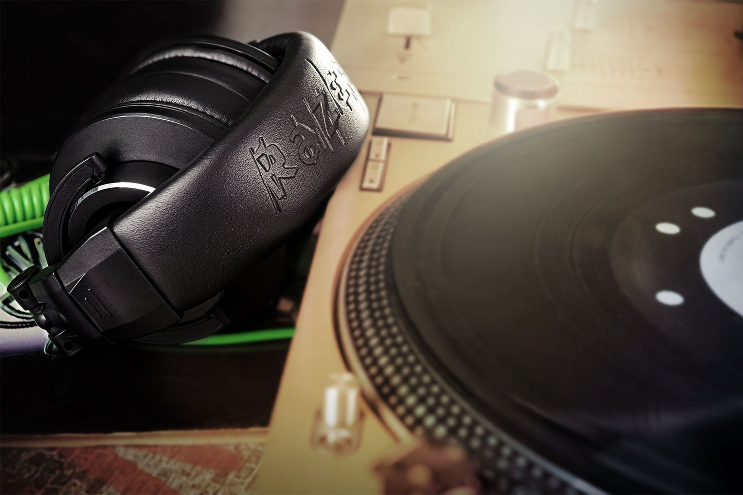 RAZER ADARO DJ KULAKÜSTÜ KULAKLIK