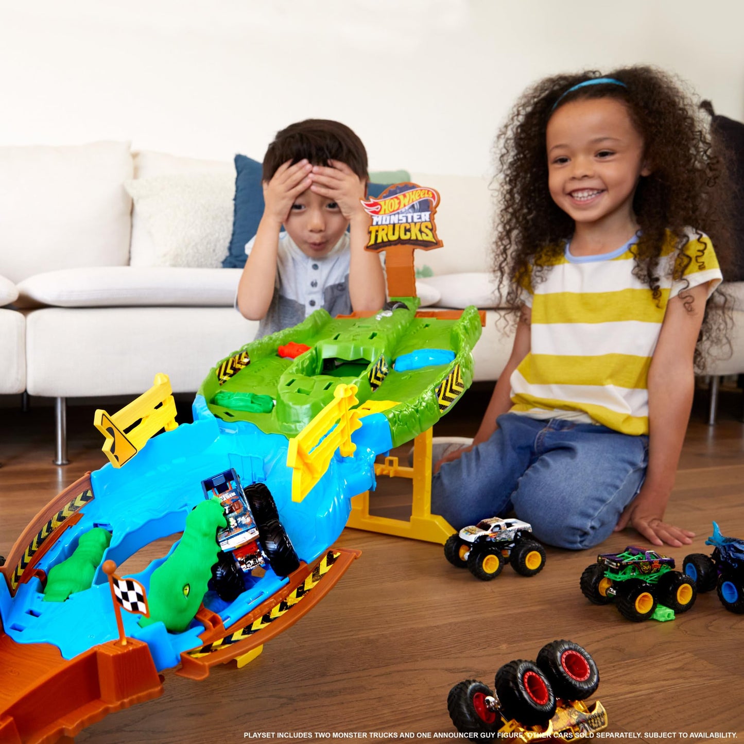 Hot Wheels Monster Trucks Heyecanlı Yarışlar Oyun Seti, 4 yaş ve üzeri, HGV12