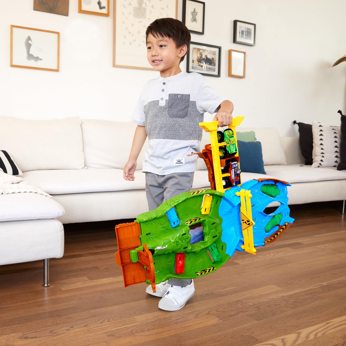 Hot Wheels Monster Trucks Heyecanlı Yarışlar Oyun Seti, 4 yaş ve üzeri, HGV12