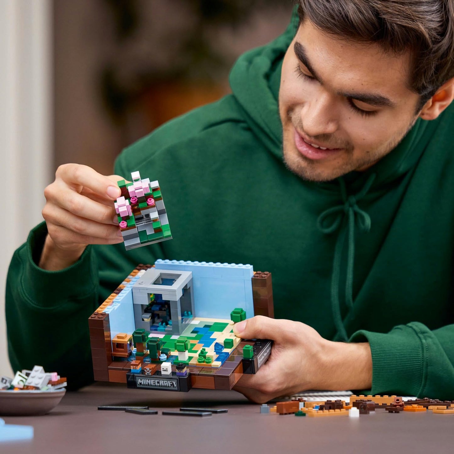 LEGO Minecraft Eşya Yapma Masası 21265 - Yetişkinler için Koleksiyonluk Yaratıcı Model Yapım Seti (1195 Parça)