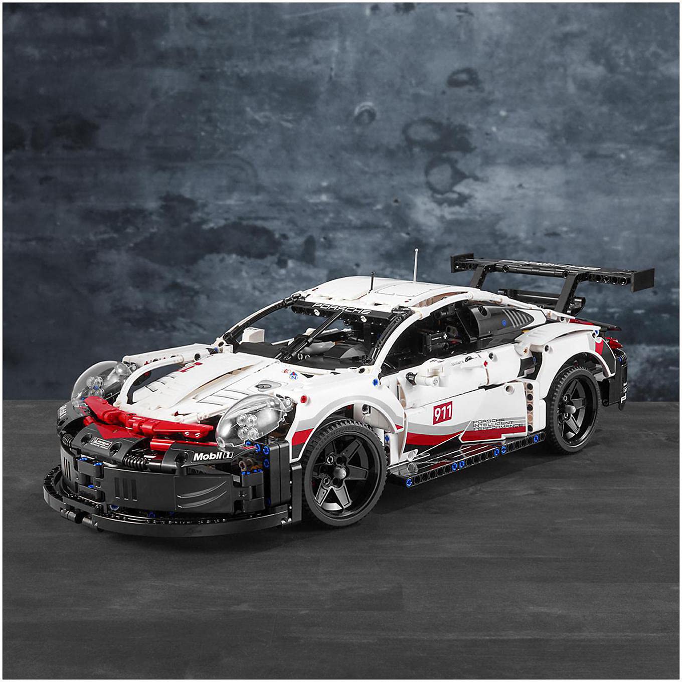 LEGO Technic Porsche 911 RSR 42096 Yapım Kiti (1580 Parça)