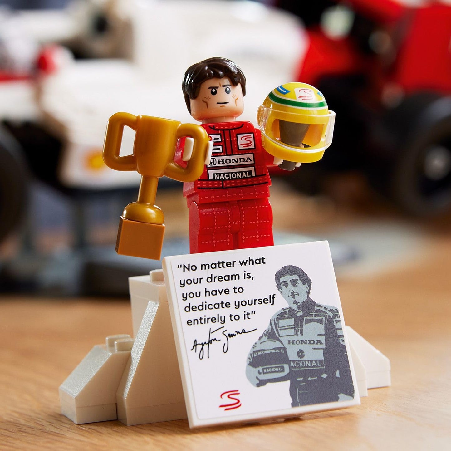 LEGO® Icons McLaren MP4/4 ve Ayrton Senna 10330 - Araç Tutkunu Yetişkinler için Koleksiyonluk Yaratıcı Model Araba Yapım Seti (693 Parça)