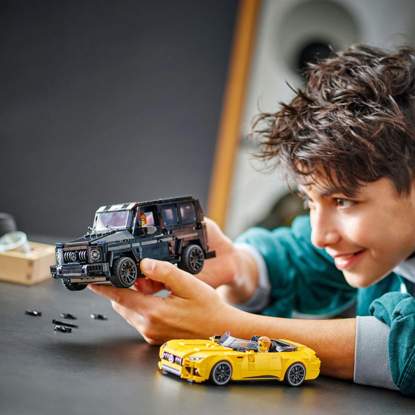 LEGO Speed Champions Mercedes-AMG G 63 ve Mercedes-AMG SL 63 76924, 10 Yaş ve Üzeri Araç Tutkunları için 2 İnşa Edilebilen Model İçeren Yaratıcı Oyuncak Yapım Seti (808 Parça)